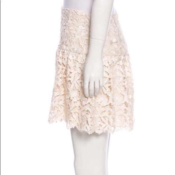 🚫SOLD🚫 Alice + Olivia Cream Lace Mini Skirt Sz 6/M EUC - Picture 4 of 6